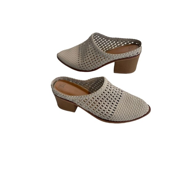 Time And Tru Womens Beige Heels Round Toe Shoes Sz 10 M Slip On Clogs EUC - Picture 6 of 14